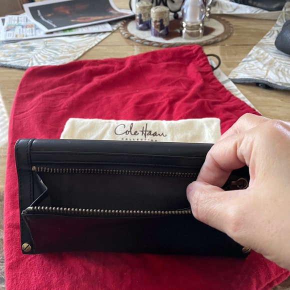 Cole Haan Black Leather Tri-fold Wallet NWOT 7 3/4 X 4 3/4 - Picture 3 of 12